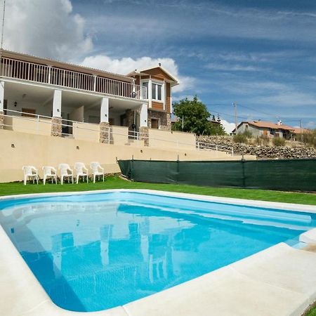 Villa De Gredos Наваредонда де Гредос Екстериор снимка