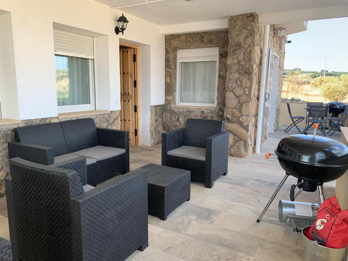 Villa De Gredos Наваредонда де Гредос Екстериор снимка