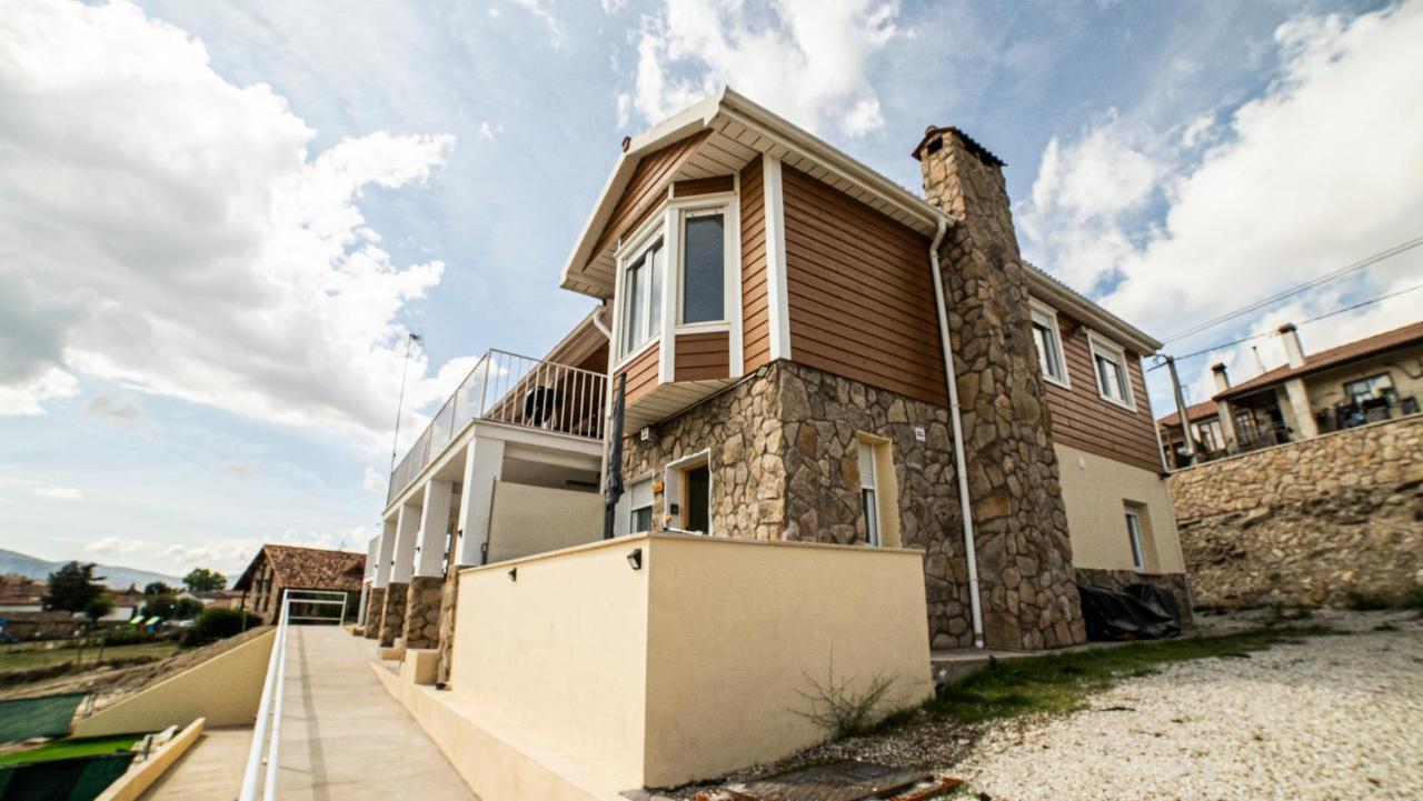 Villa De Gredos Наваредонда де Гредос Екстериор снимка